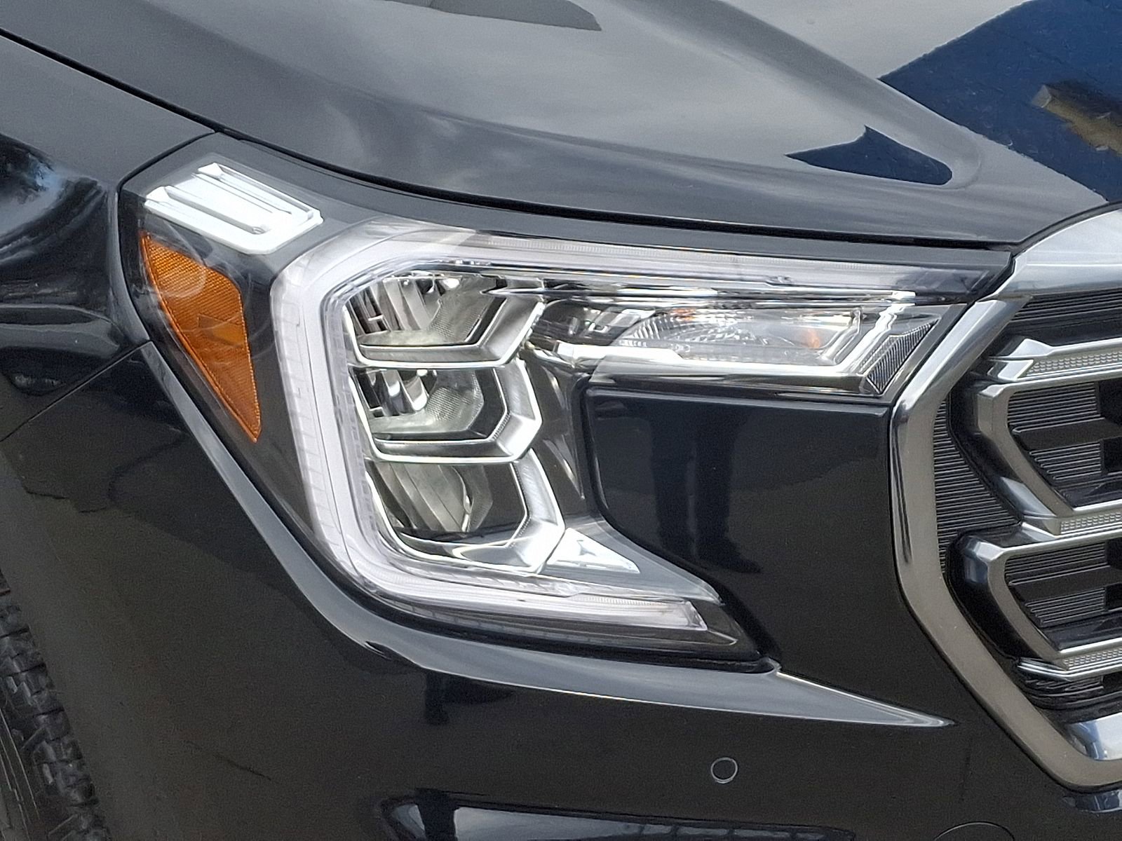 Used 2022 GMC Terrain AT4 w/ Infotainment Package II image 9