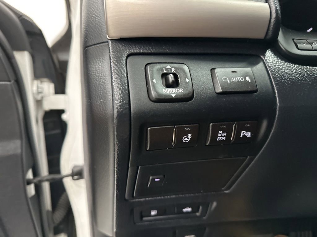 Used 2014 Lexus LS 460 AWD w/ Comfort Package image 21