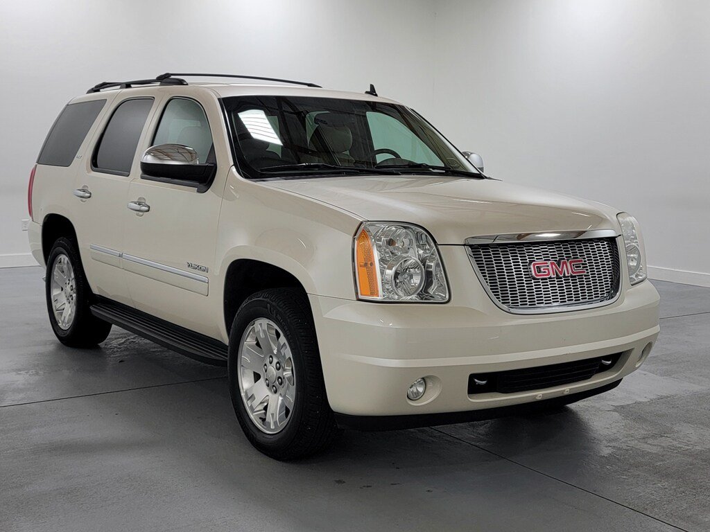 Used 2014 GMC Yukon SLT w/ SLT Chrome Package AWD/4WD image 2