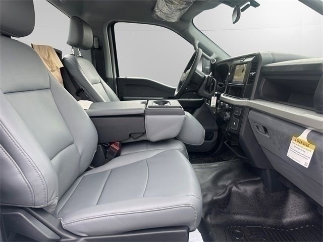 New 2026 Ford F550 4x4 Regular Cab Super Duty w/ XL Chrome Package image 15