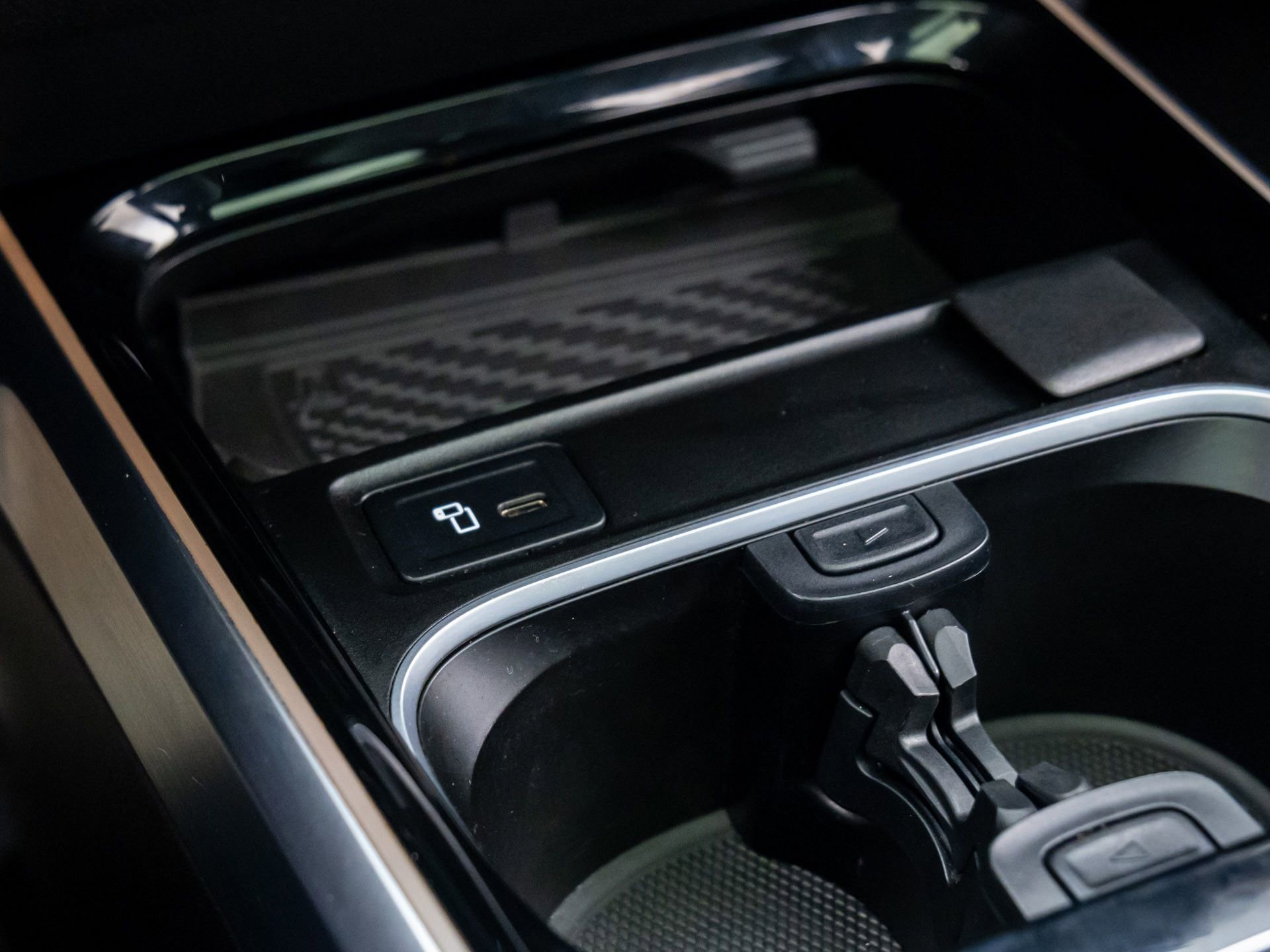 Used 2023 Mercedes-Benz EQB 300 4MATIC w/ Exclusive Package image 25