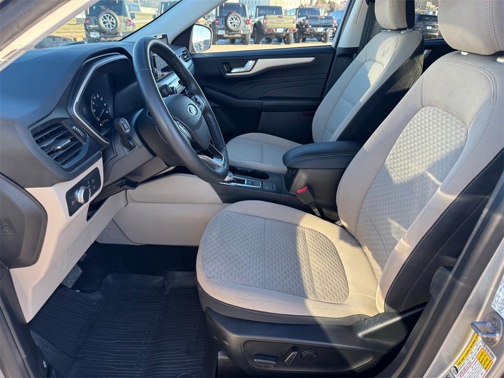 Used 2021 Ford Escape SE w/ Cold Weather Package image 6