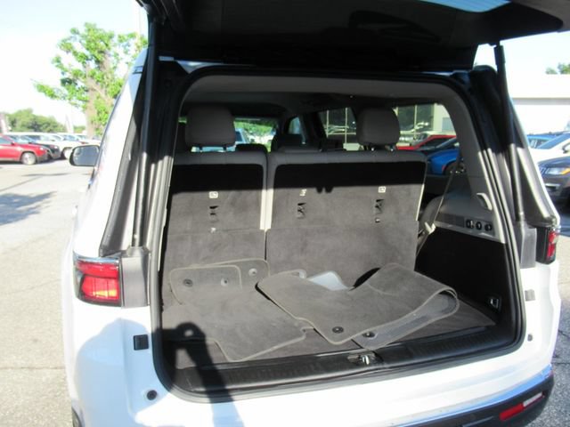 Used 2022 Jeep Wagoneer Series II AWD/4WD image 39