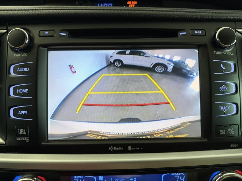 Used 2014 Toyota Highlander Limited FWD image 26