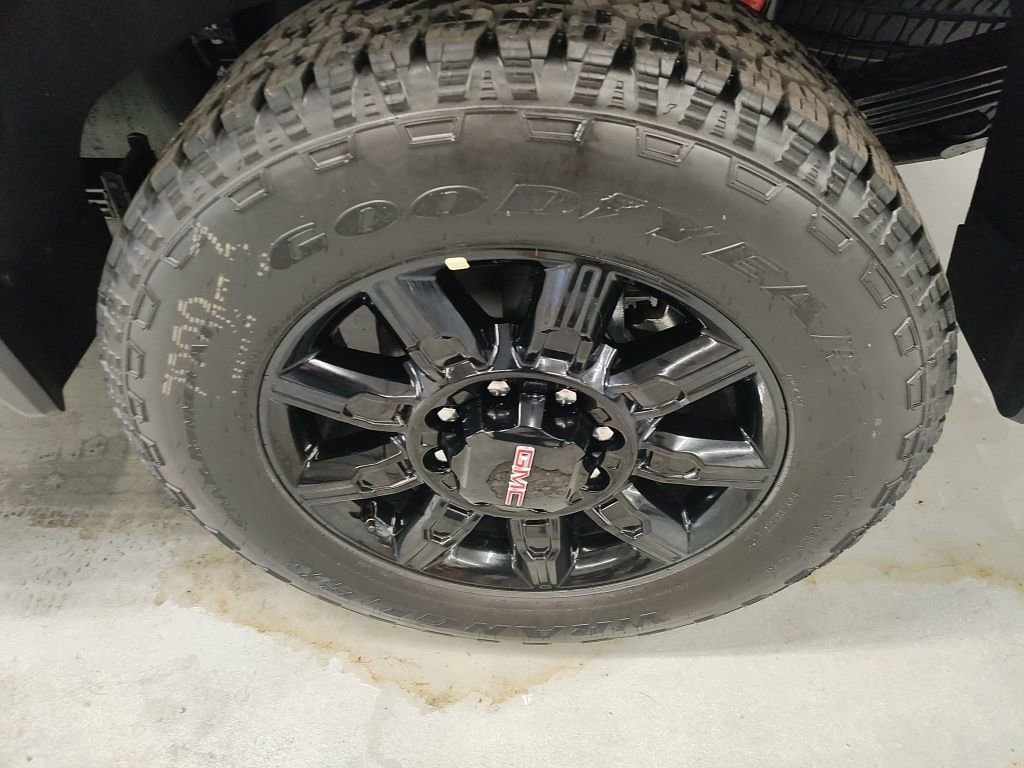New 2026 GMC Sierra 2500 AT4 w/ Technology Package image 18