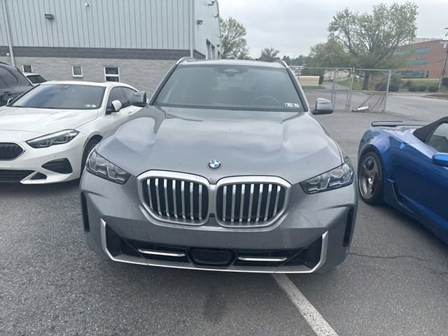 Used 2026 BMW X5 xDrive40i w/ Climate Comfort Package image 3