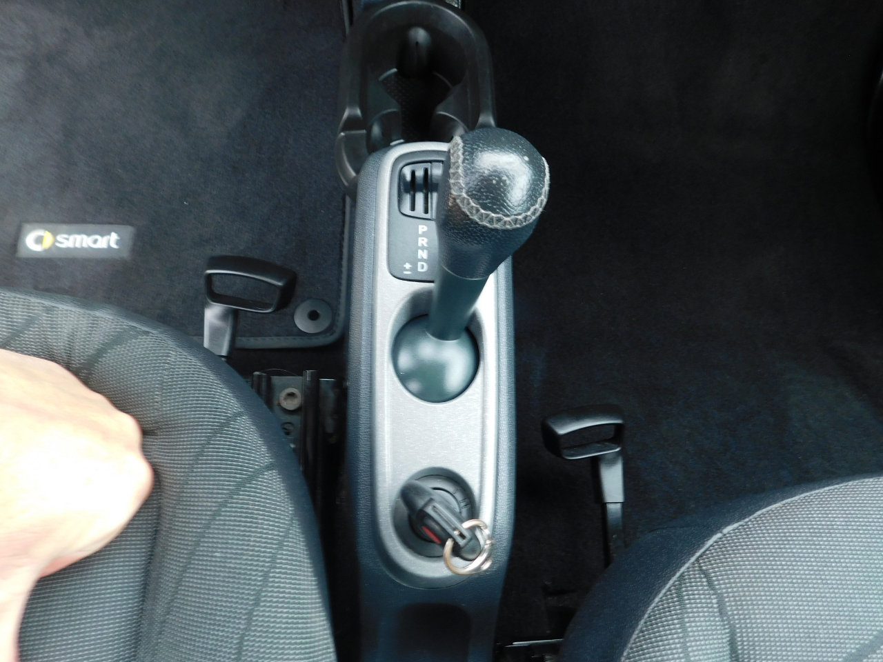 Used 2014 smart fortwo pure image 11