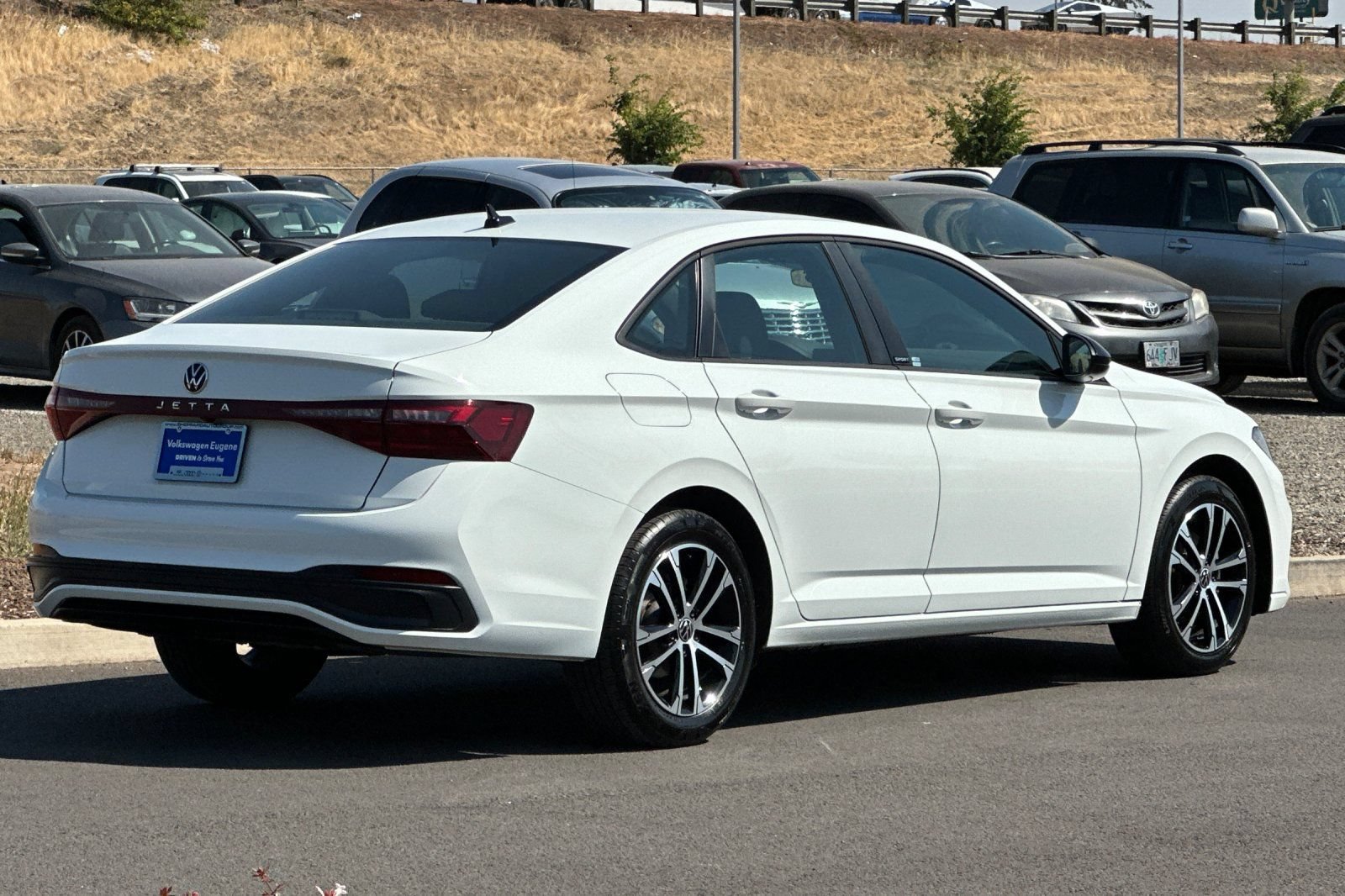 Used 2025 Volkswagen Jetta Sport FWD image 3