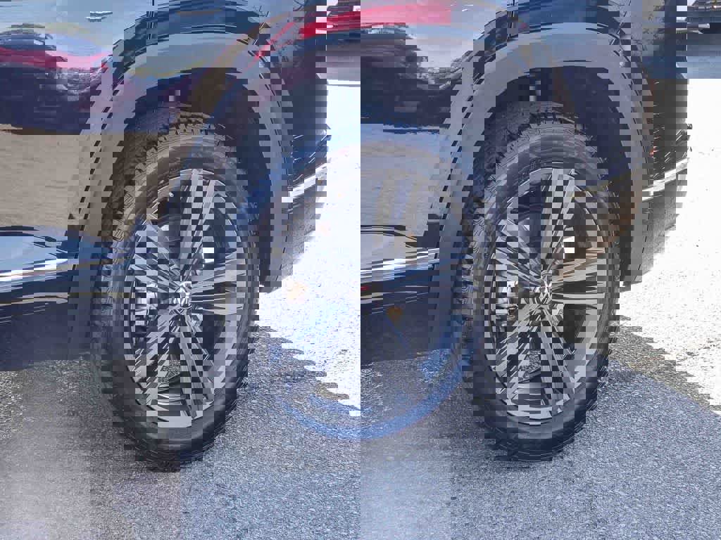 Used 2022 Volkswagen Atlas Cross Sport SEL R-Line image 10