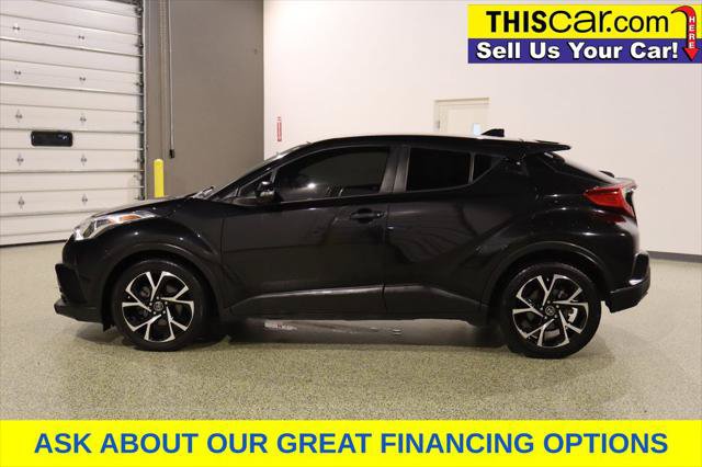 Used 2019 Toyota C-HR XLE FWD image 5