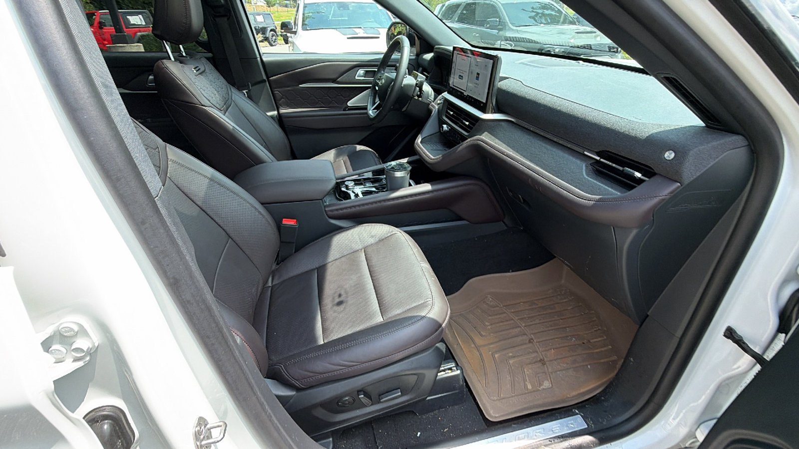 Used 2025 Ford Explorer Platinum w/ Ultimate Package RWD image 20