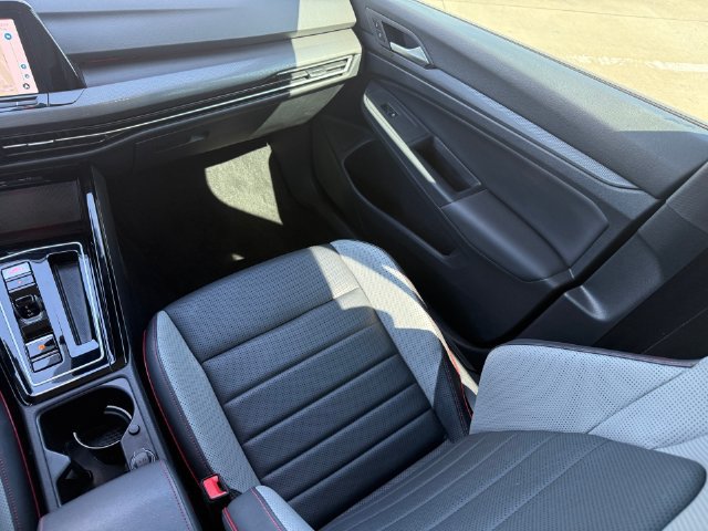 Used 2024 Volkswagen GTI SE FWD image 23