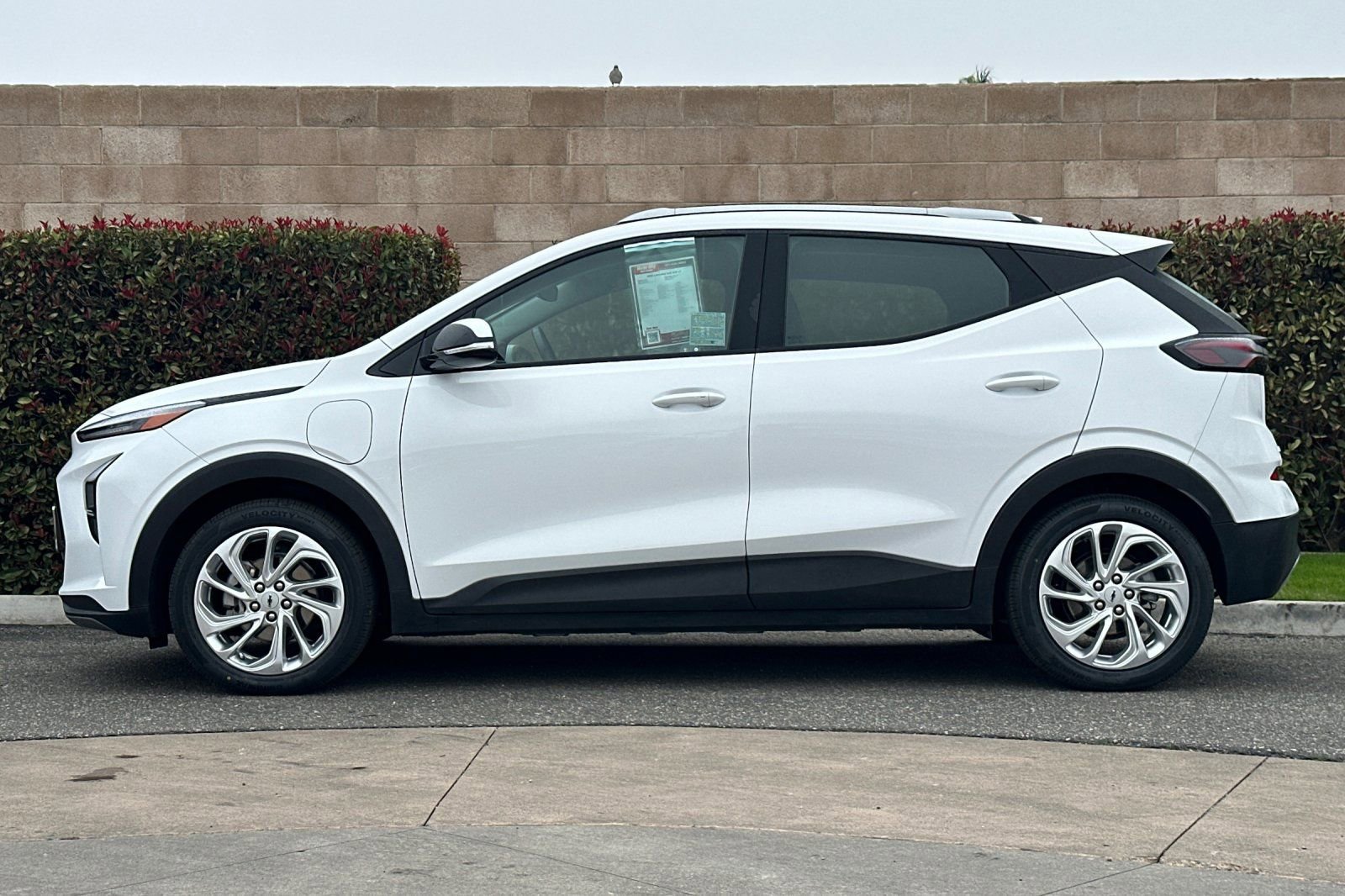 Used 2023 Chevrolet Bolt EUV LT image 7