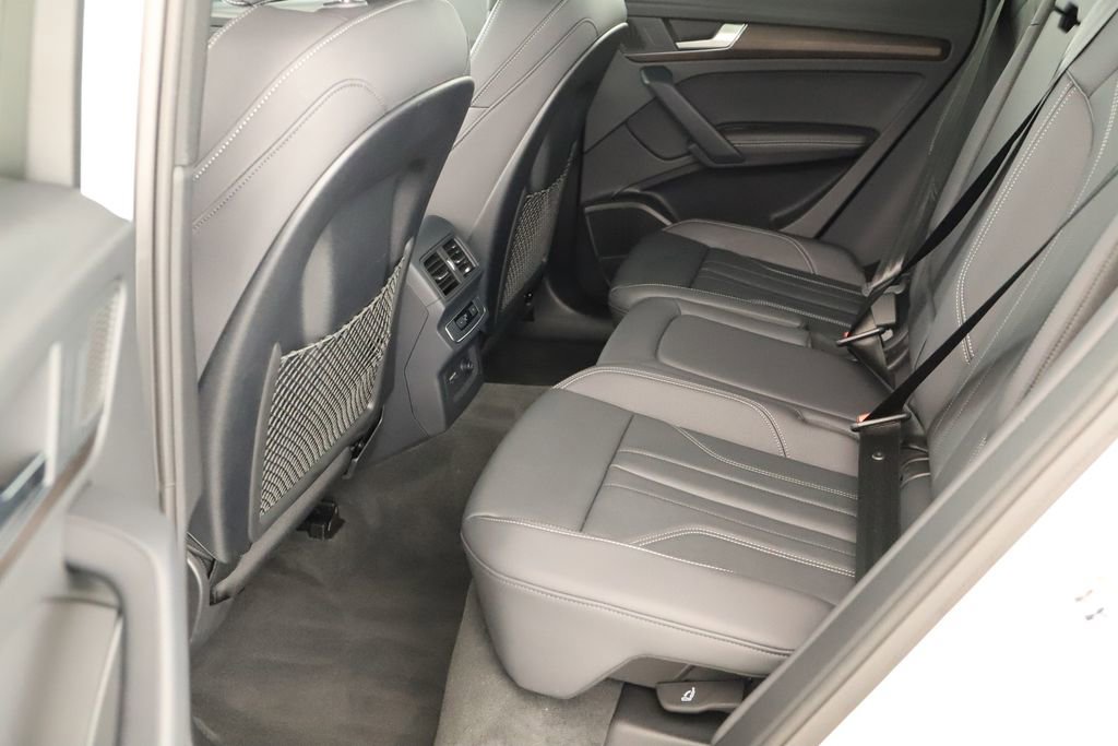 Certified 2025 Audi Q5 e Premium Plus w/ Premium Plus Package image 28