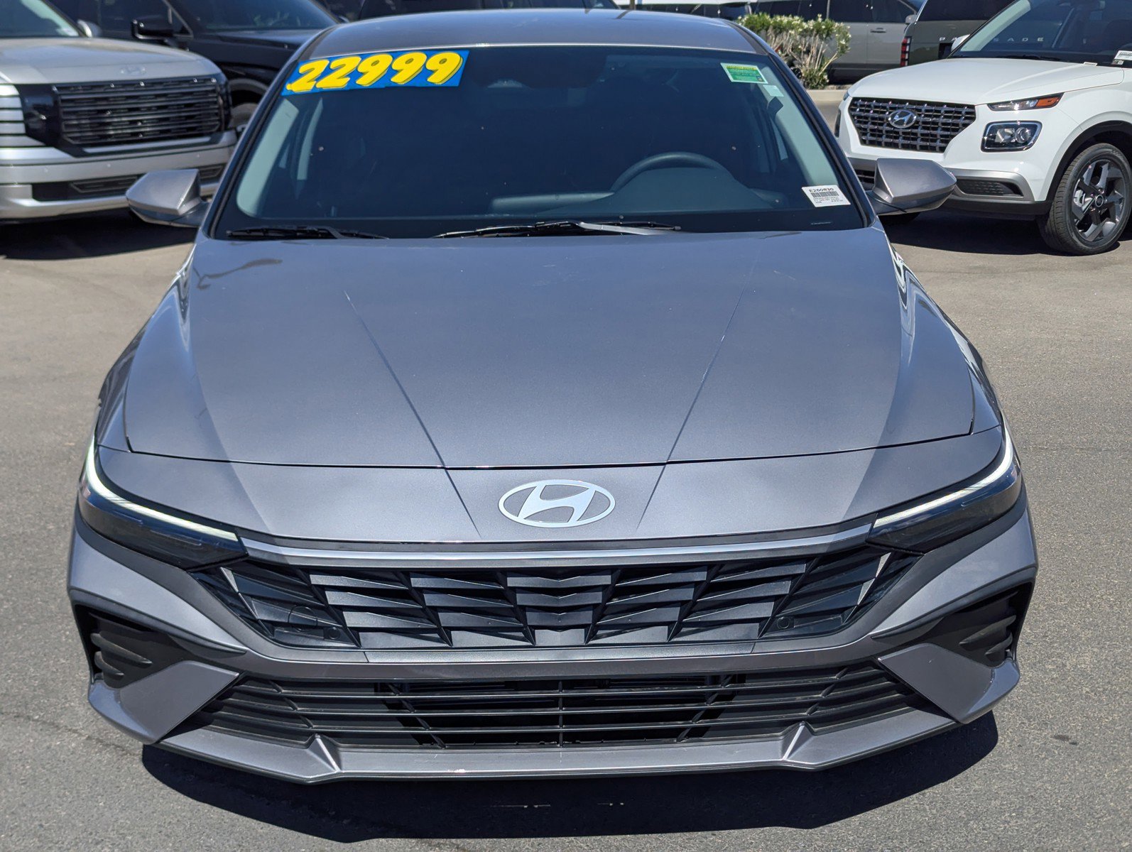 Used 2025 Hyundai Elantra Hybrid FWD image 6
