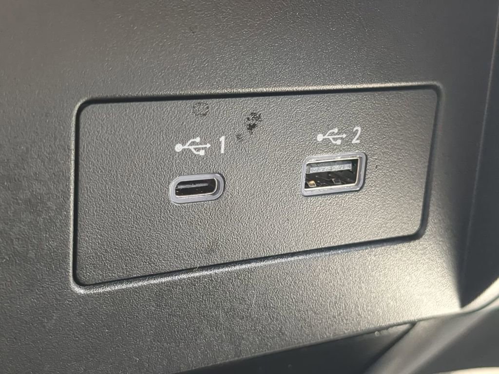 Used 2024 Nissan Titan SV w/ SV Convenience Package image 22