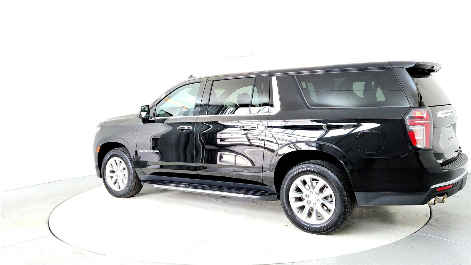 Used 2023 Chevrolet Suburban Premier w/ Premium Package 2 image 4