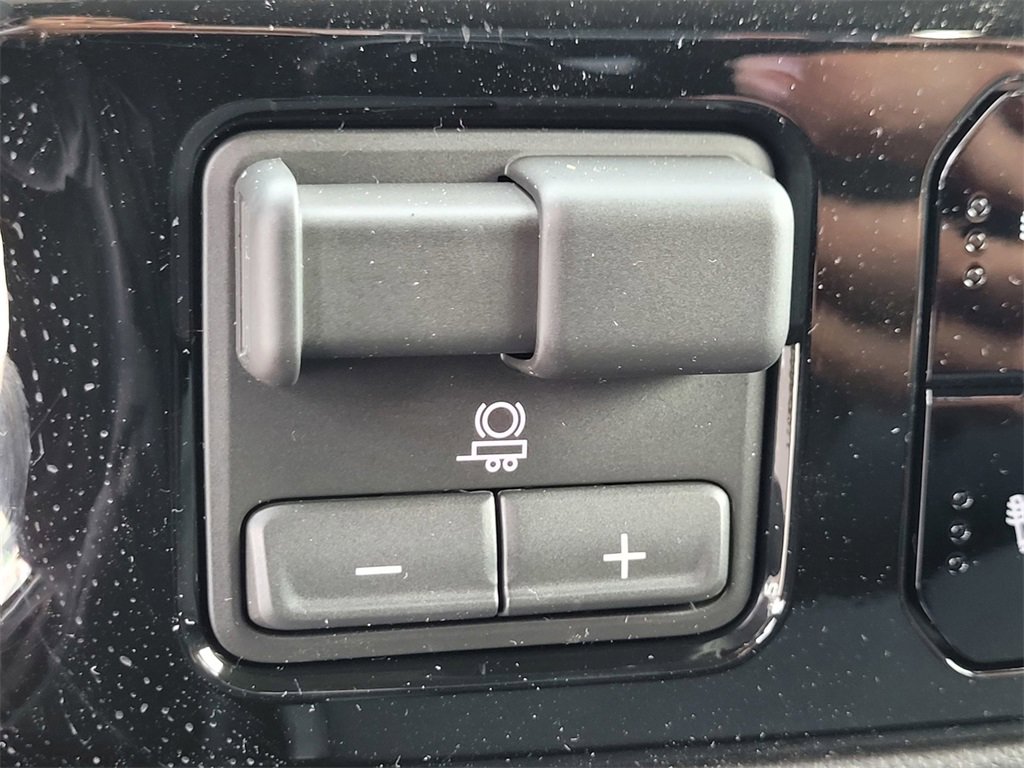 New 2026 GMC Sierra 2500 SLE w/ SLE Value Package; image 15