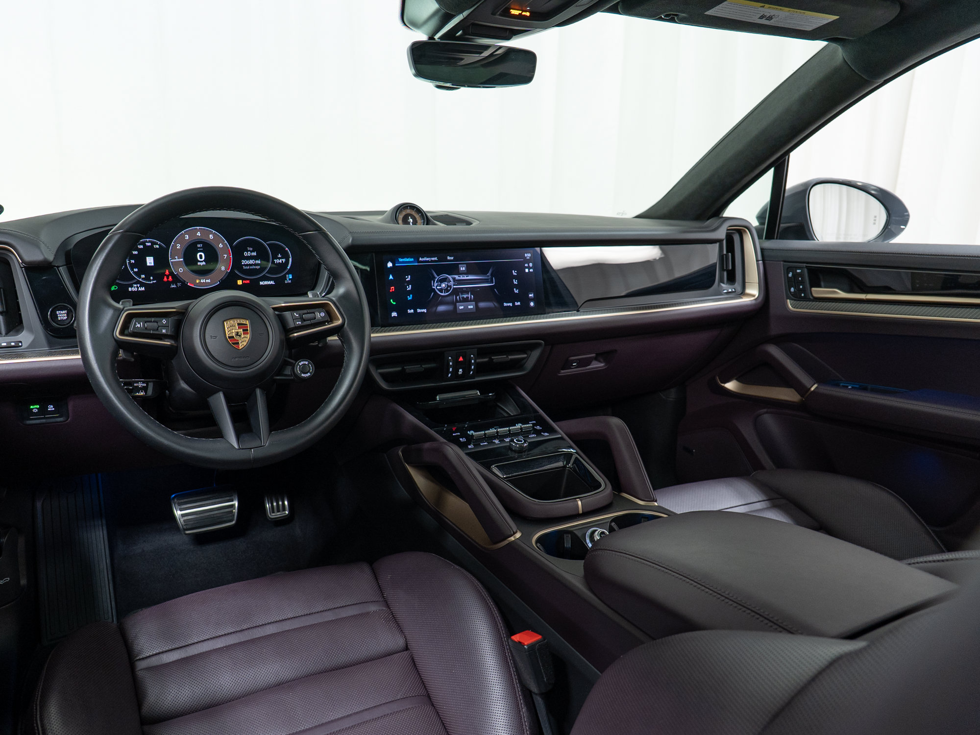 Certified 2024 Porsche Cayenne Coupe AWD/4WD image 22