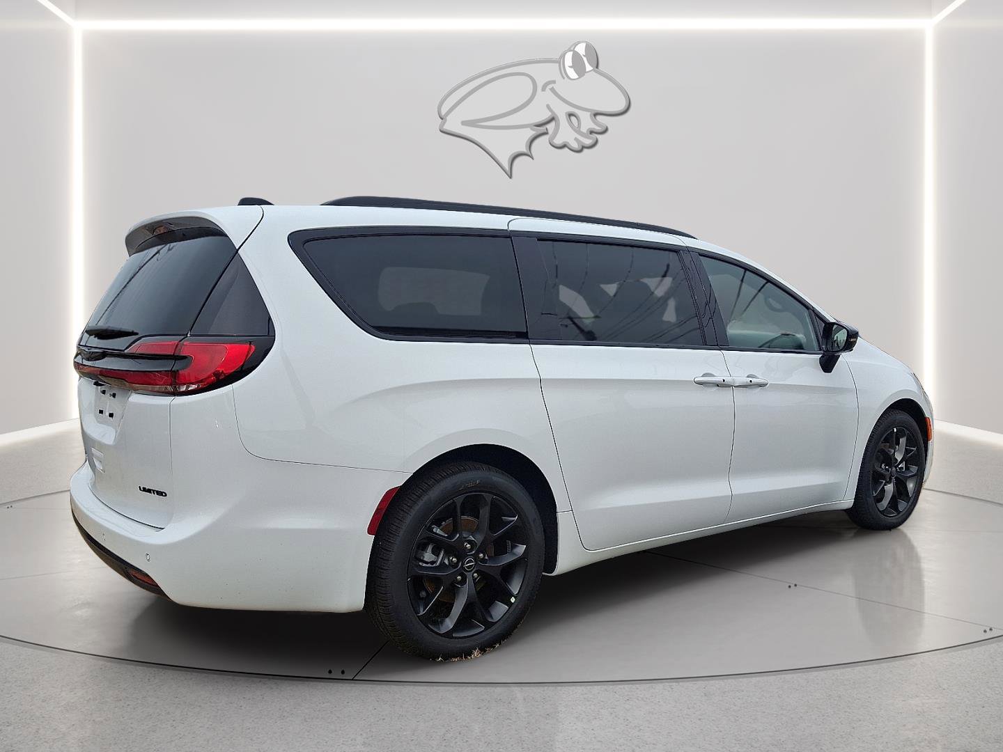 New 2026 Chrysler Pacifica Limited w/ S Appearance Package image 4