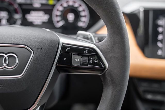 Used 2022 Audi e-tron GT Premium Plus AWD/4WD image 32