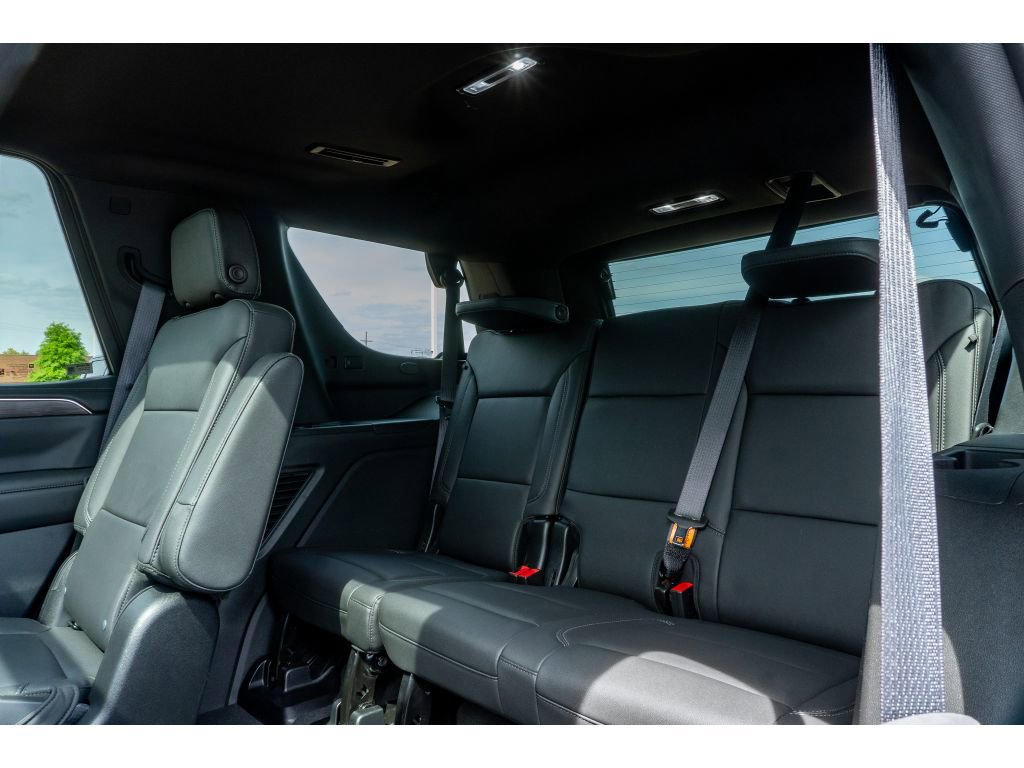 Used 2024 Chevrolet Tahoe Z71 w/ Luxury Package AWD/4WD image 15