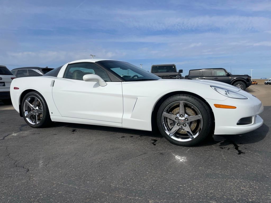 Used 2007 Chevrolet Corvette Coupe w/ Preferred Equipment Group RWD image 4