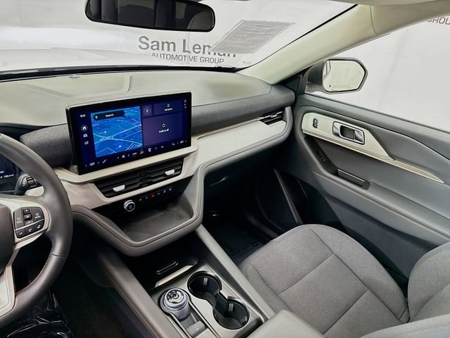 Used 2025 Ford Explorer Active image 23