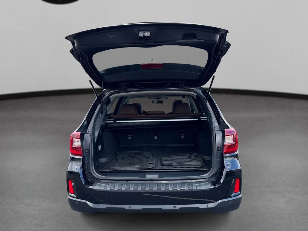 Used 2017 Subaru Outback 2.5i Touring image 11