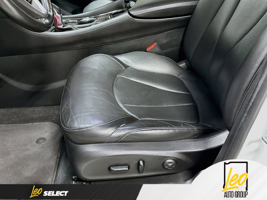 Used 2019 Buick Envision Essence AWD/4WD image 21