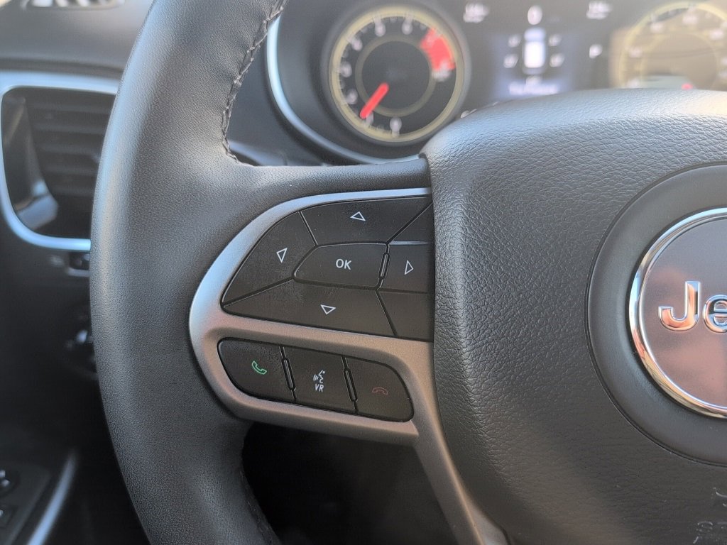 Used 2022 Jeep Cherokee Limited image 26