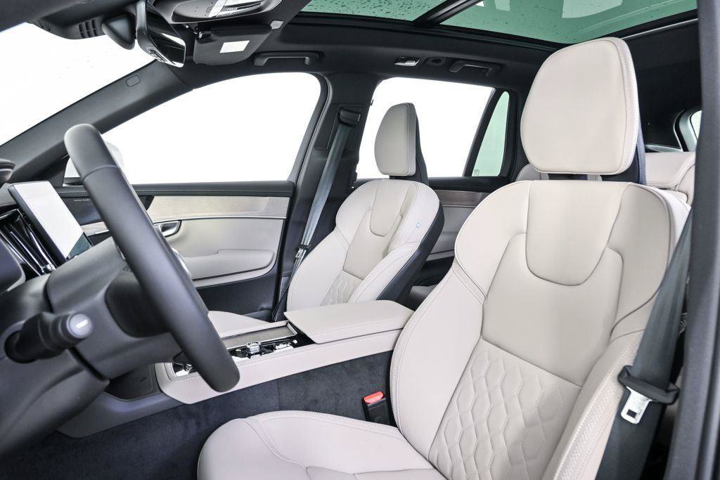 New 2026 Volvo XC90 B6 Plus AWD/4WD image 4