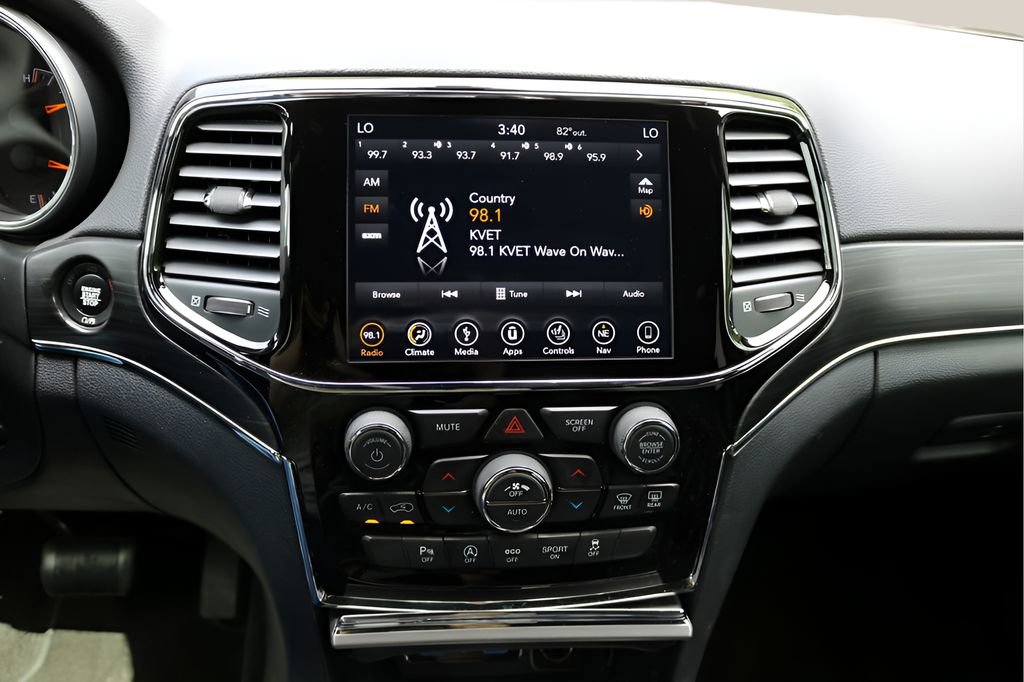 Used 2019 Jeep Grand Cherokee Limited AWD/4WD image 24