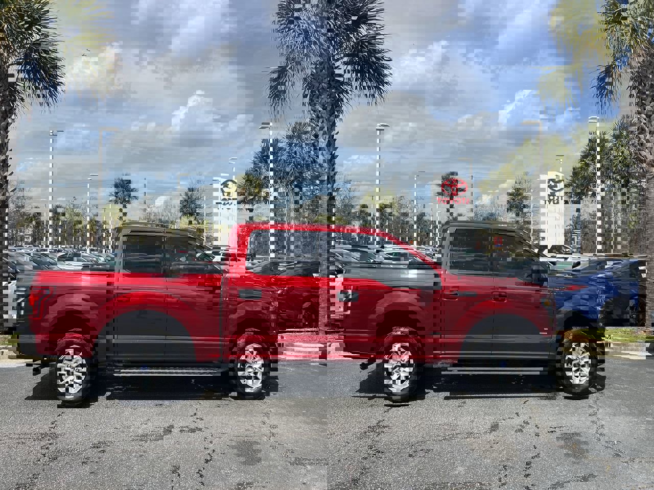 Used 2016 Ford F150 XLT image 11
