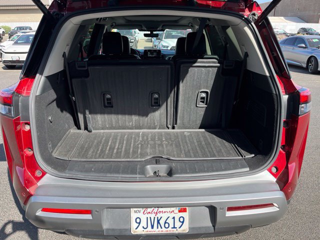 Used 2024 Nissan Pathfinder Platinum FWD image 10
