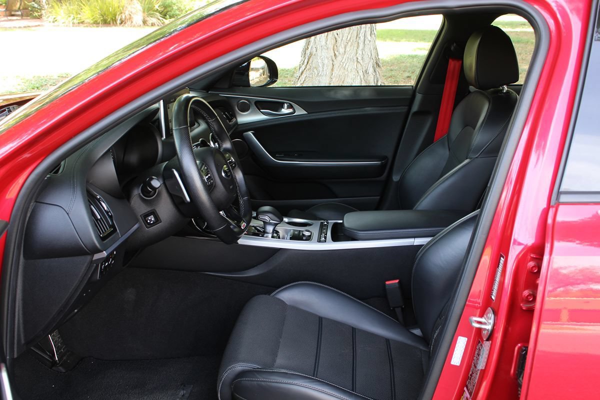 Used 2018 Kia Stinger GT2 RWD image 7
