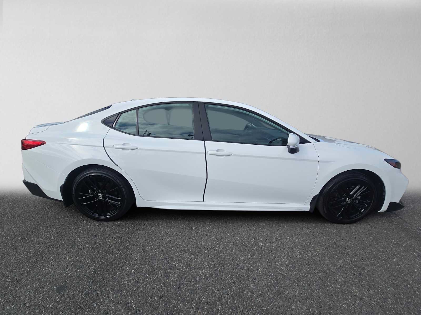 Used 2026 Toyota Camry SE w/ Multimedia Upgrade Package FWD image 2