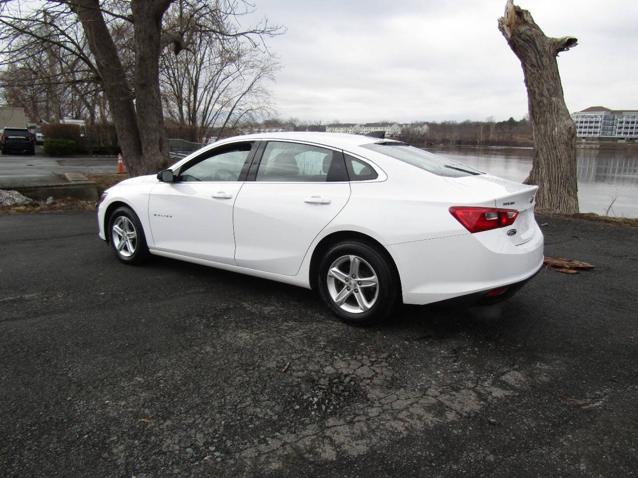 Used 2022 Chevrolet Malibu LS w/ LPO, Floor Liner Package FWD image 35