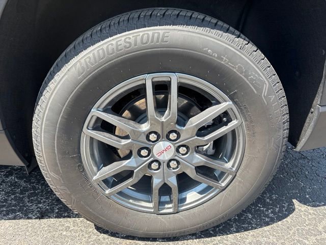 Used 2025 GMC Acadia Elevation FWD image 25