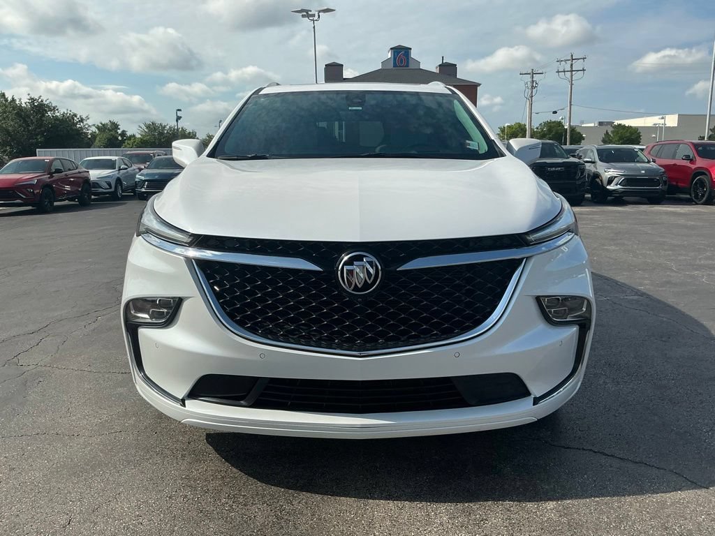 Used 2023 Buick Enclave Avenir w/ Avenir Technology Package AWD/4WD image 2