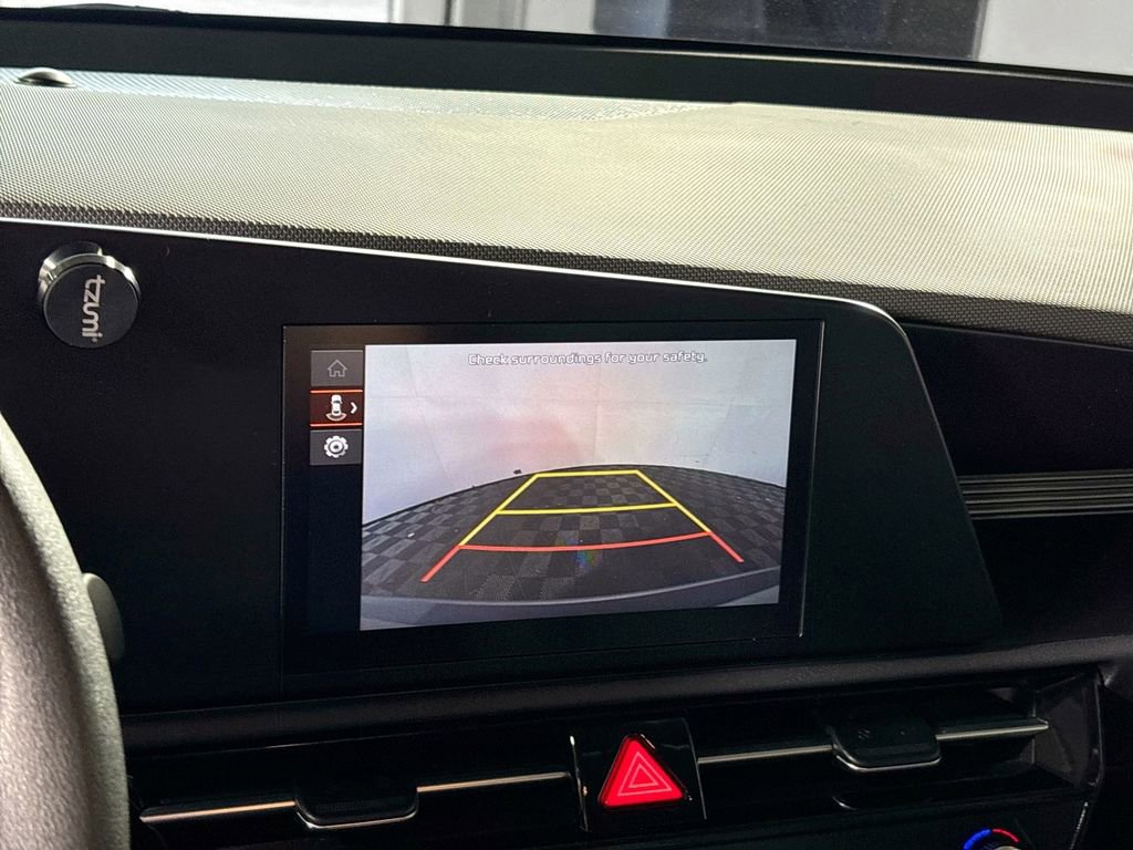 Certified 2024 Kia Niro LX FWD image 17