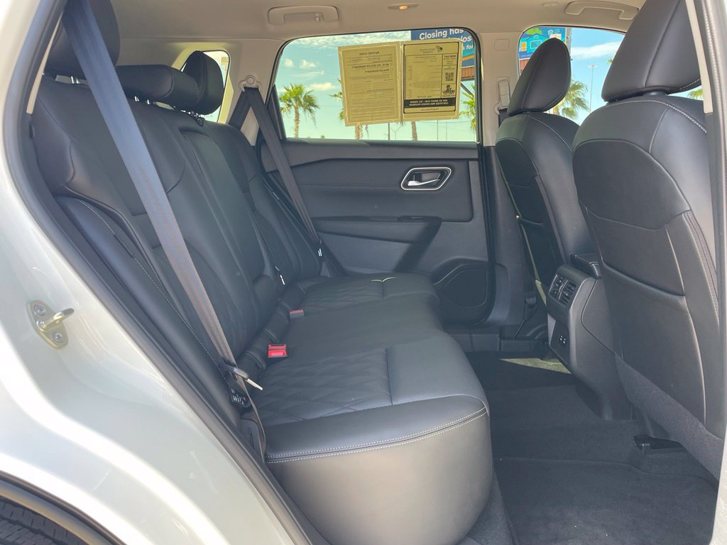 Certified 2024 Nissan Rogue Platinum FWD image 24