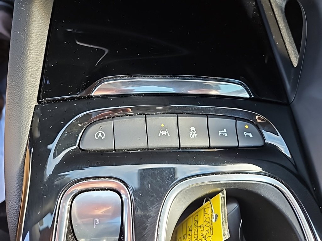 Used 2023 Buick Envision Avenir image 21