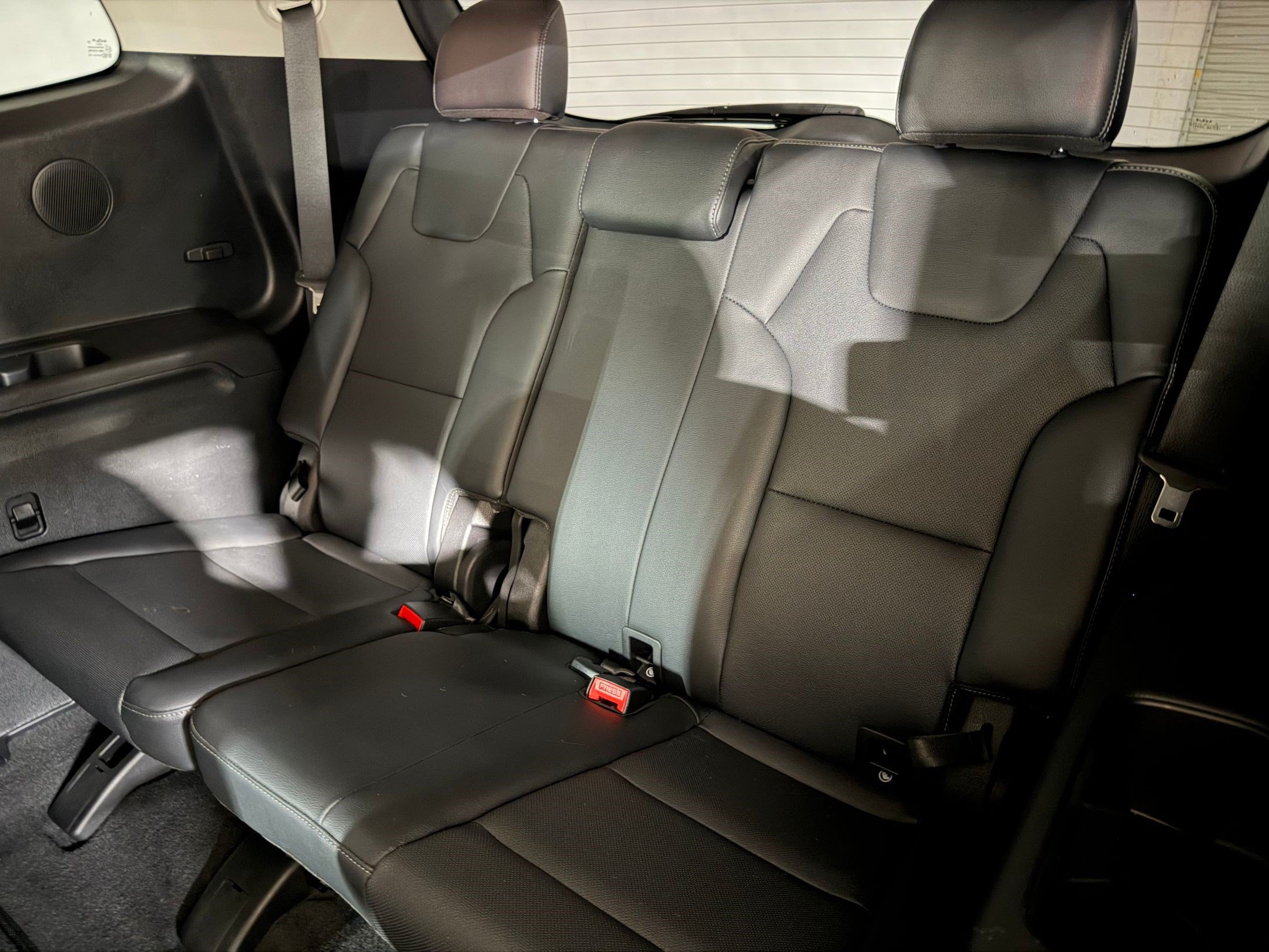 Used 2024 Kia Telluride SX w/ Towing Package FWD image 29