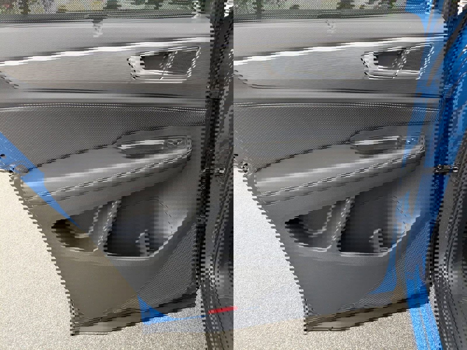 New 2025 Volkswagen Atlas Cross Sport SE image 25