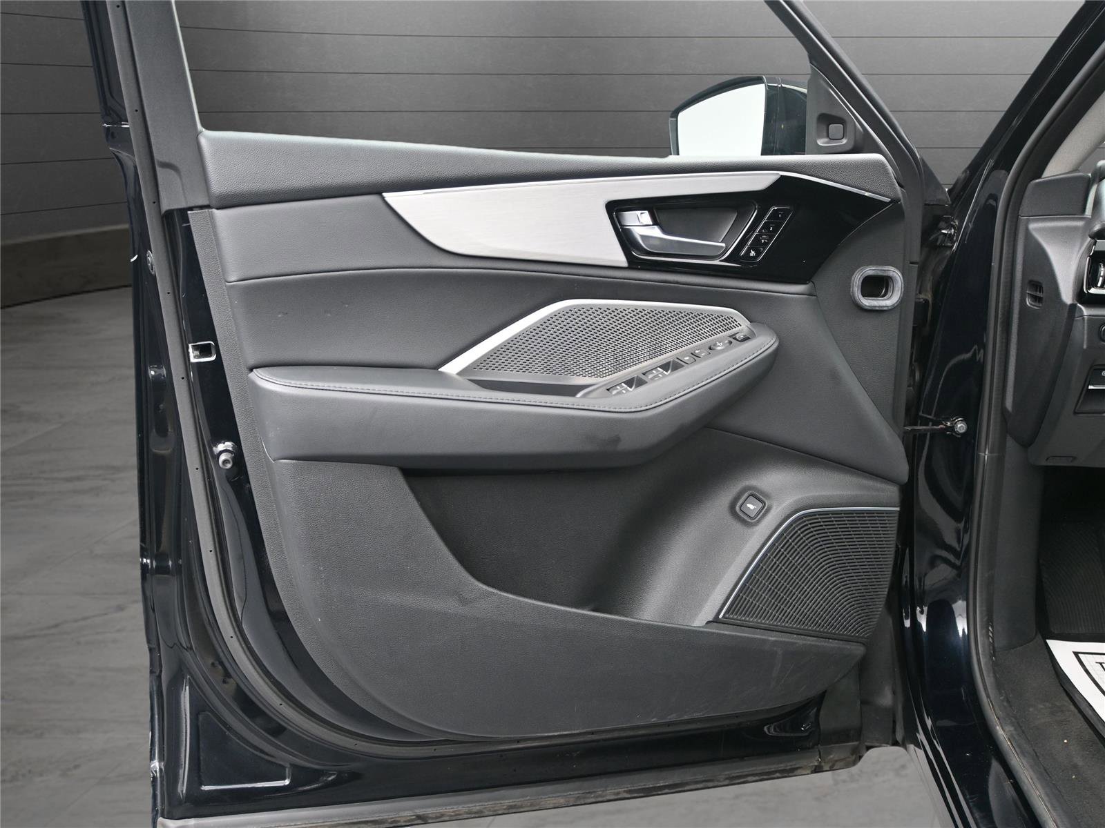 Certified 2023 Acura MDX SH-AWD image 10