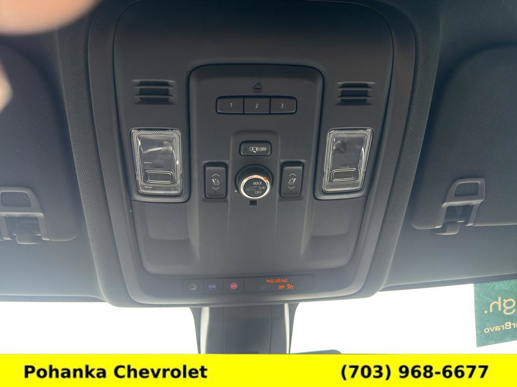 Certified 2022 Chevrolet Tahoe Z71 w/ Luxury Package AWD/4WD image 17