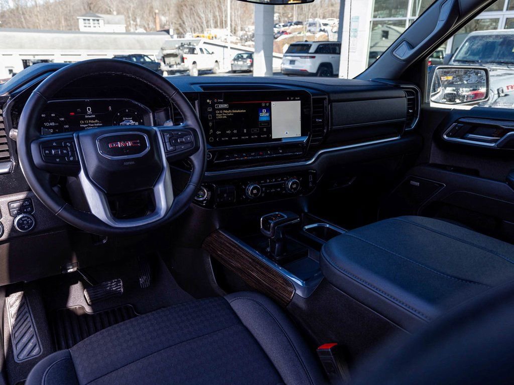 Used 2025 GMC Sierra 1500 Elevation w/ Preferred Package image 17
