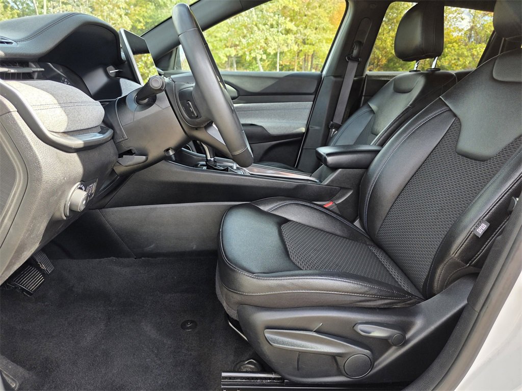 Used 2024 Jeep Compass Latitude image 12