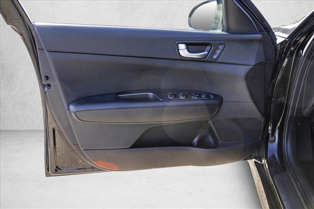 Used 2017 Kia Optima LX w/ Technology Package image 12